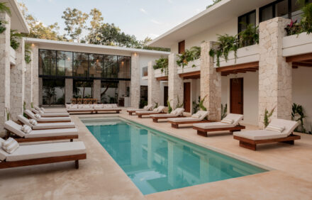 Huge Jungle 9 Bedrooms Villa – Region 15
