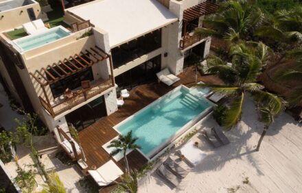 Luxury Beach house 6 bdr in Tankah Bay.  Driver & Amenities.